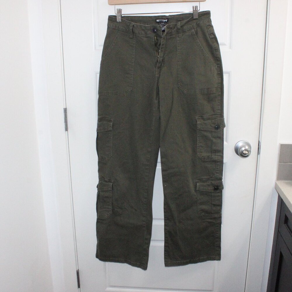 3/$30 Hot Topic Green Cargo Pants Size 9